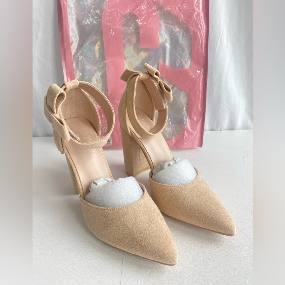 CUCCOO Faux Suede Shoes Apricot Chunky Heels Pointy Toe Ankle Strap Bow 36 US 6